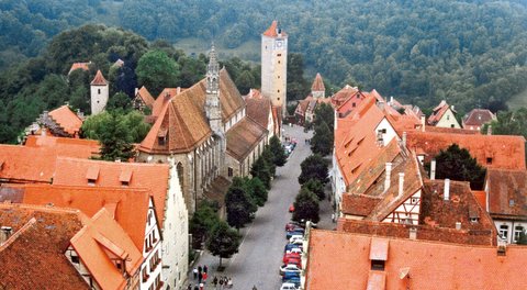 古城街道で有名なローデンブルク（ドイツ）